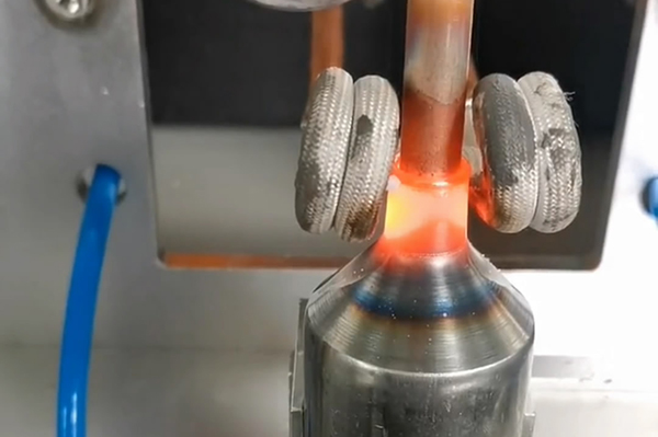 �Б�(y��ng)�F��Ӳ�|(zh��)�Ͻ��F���r��(y��ng)ԓע��ʲô�y�cҪ�c��