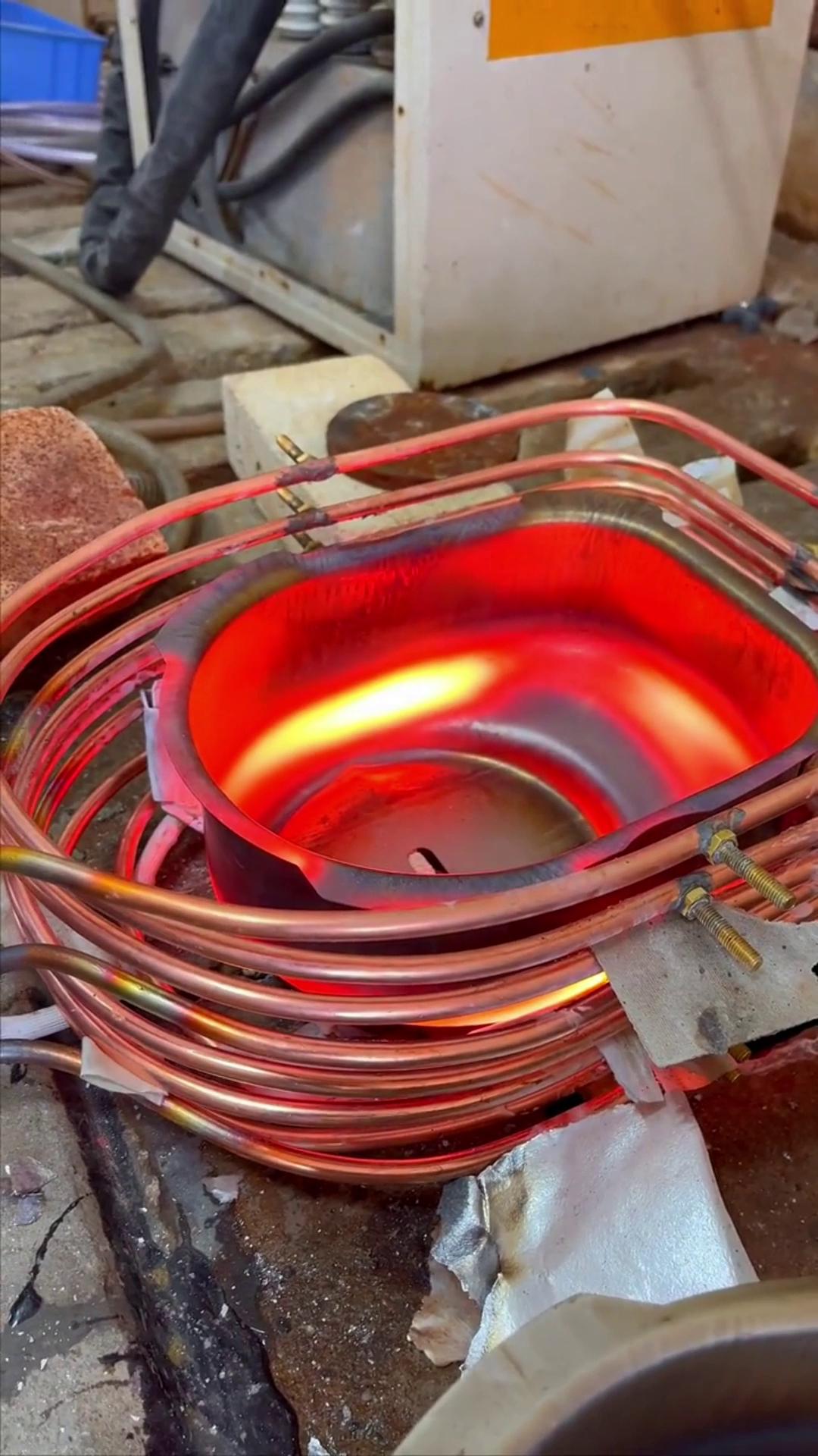 不銹鋼餐盤退火設(shè)備怎么選-那還是用高頻感應(yīng)退火設(shè)備吧-高頻退火機