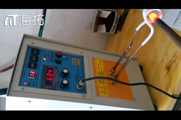 高頻加熱機(jī)對(duì)鋼棒鐵棒加熱退火淬火熱處理