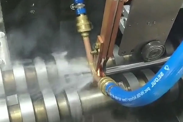 軸分段淬火-工裝夾具分段熱處理淬火設(shè)備