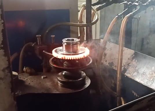 高頻齒輪淬火-高頻感應(yīng)加熱設(shè)備生產(chǎn)廠家實拍