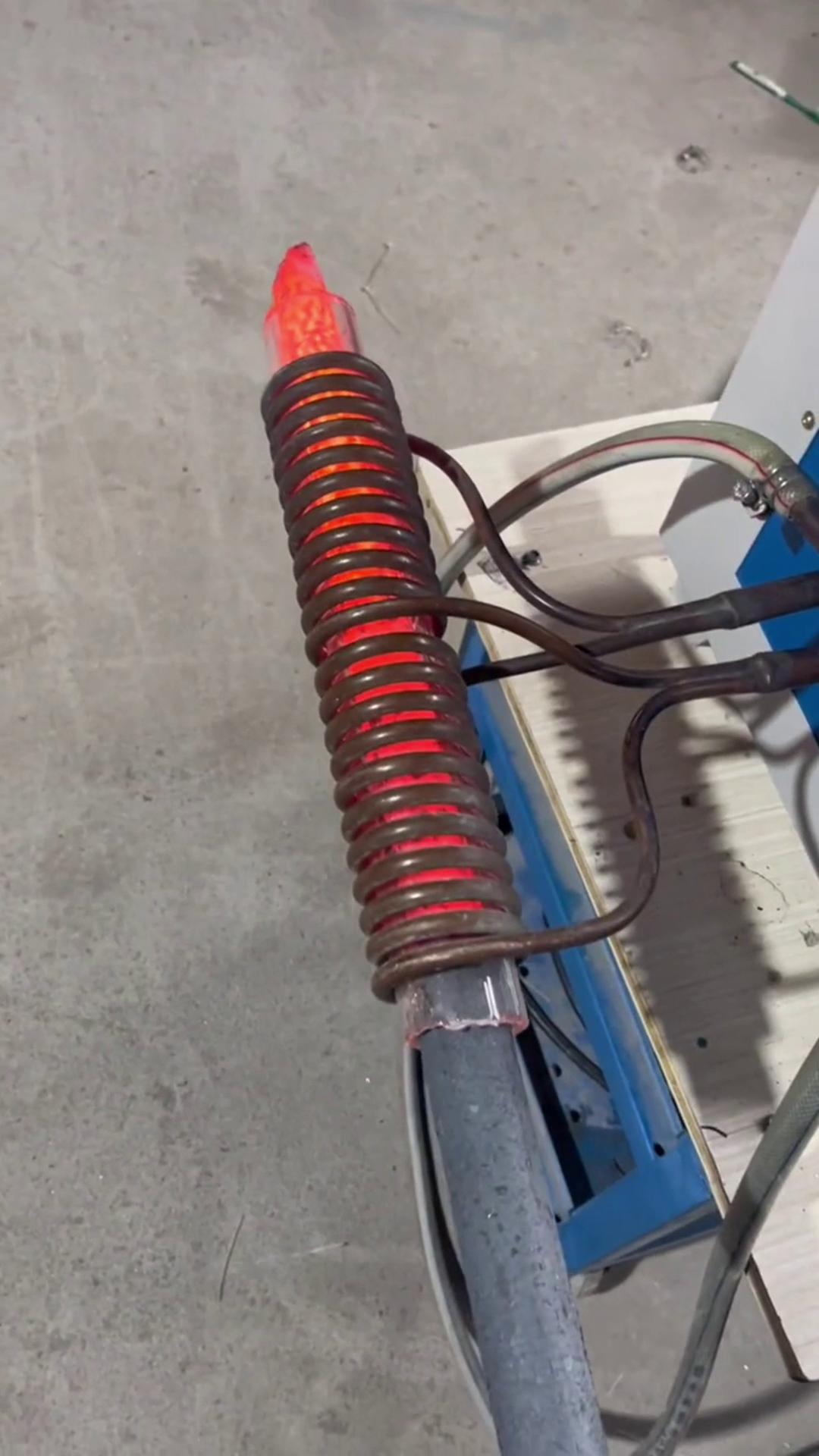 超音頻感應(yīng)加熱設(shè)備-棒材在線加熱退火機