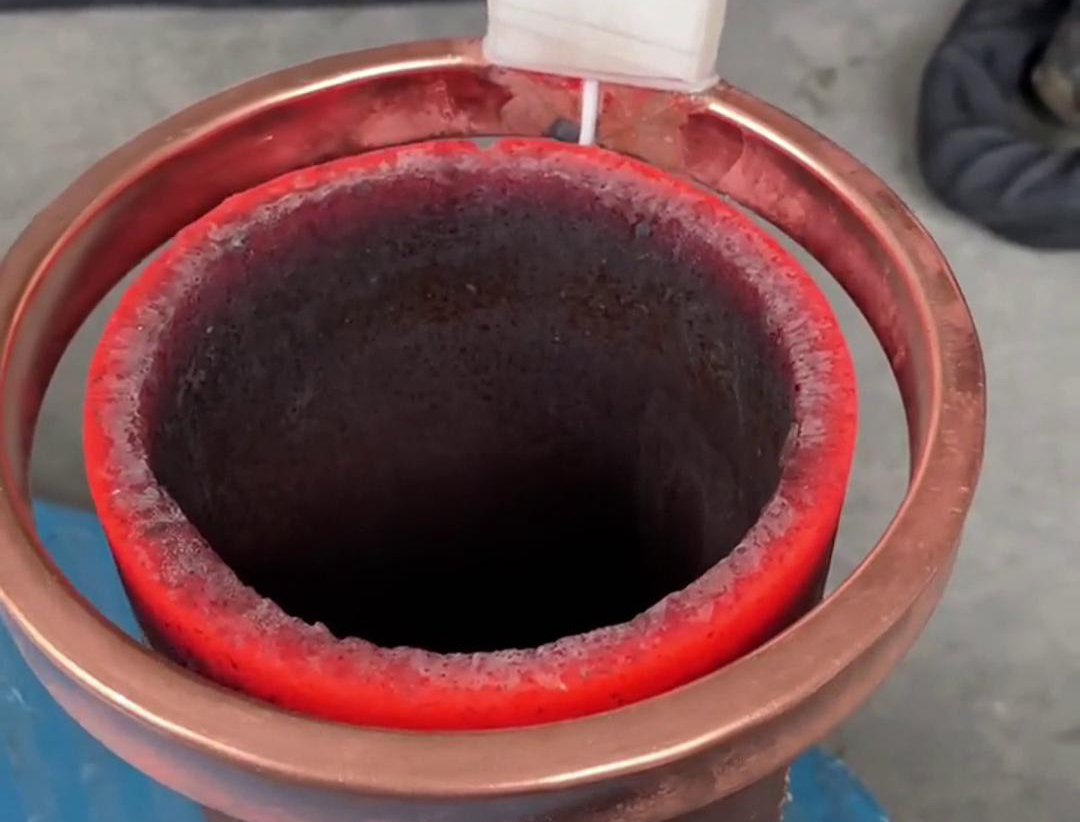 鋼管中頻加熱爐用戶需要關注設備的性能和質量，而不僅僅是價格