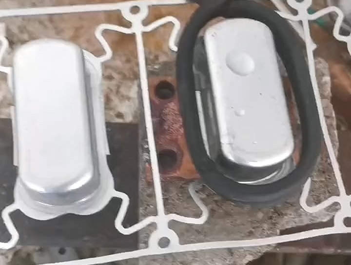 鋁件模具加熱，高頻機緩慢加熱至100度左右，保持模具不變形