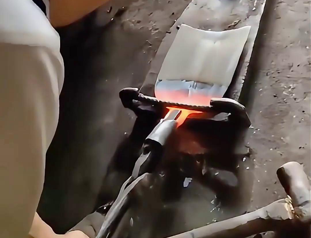 超音頻感應加熱設(shè)備在金屬退火處理，尤其是鐵匠加熱淬火退火工藝中的應用