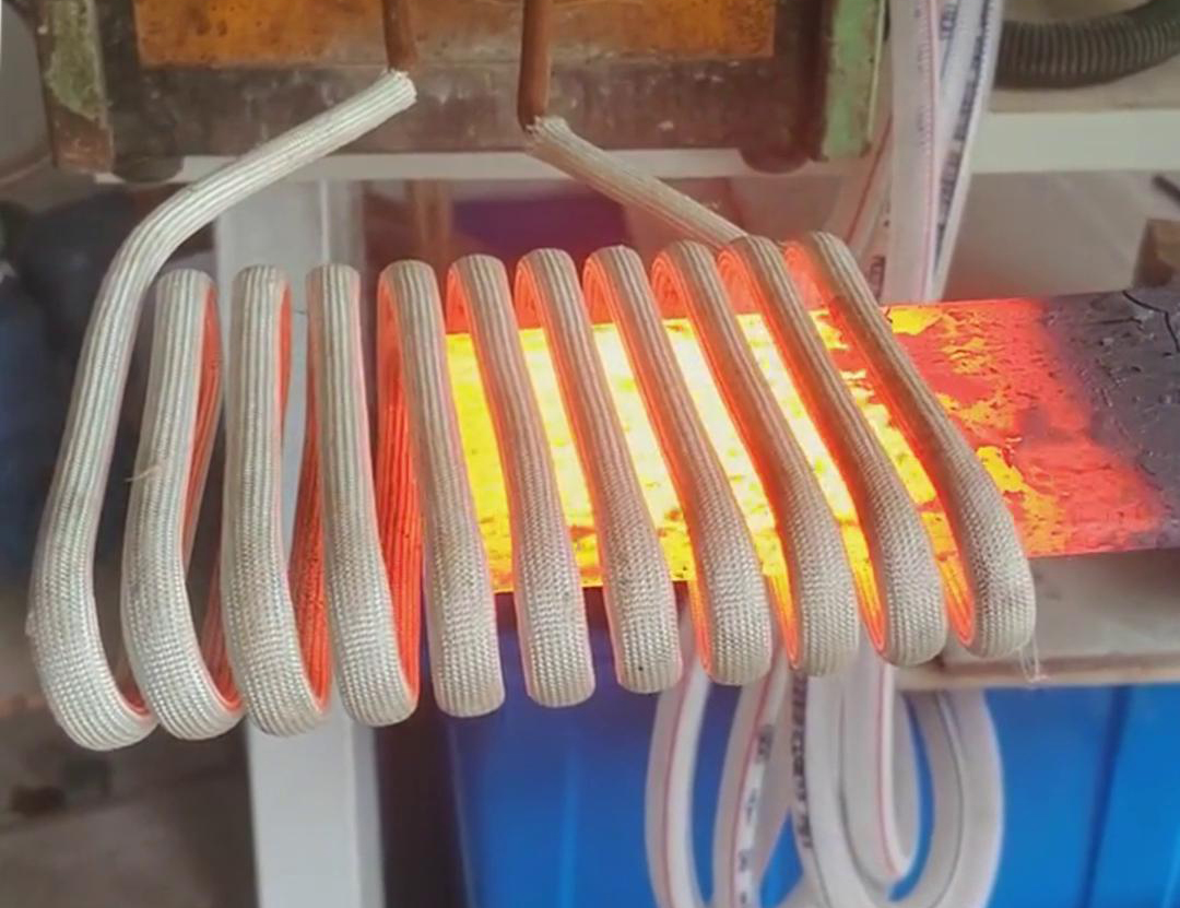 40KW高頻感應(yīng)加熱設(shè)備可用于10mm鋼板的淬火、回火等熱處理工藝