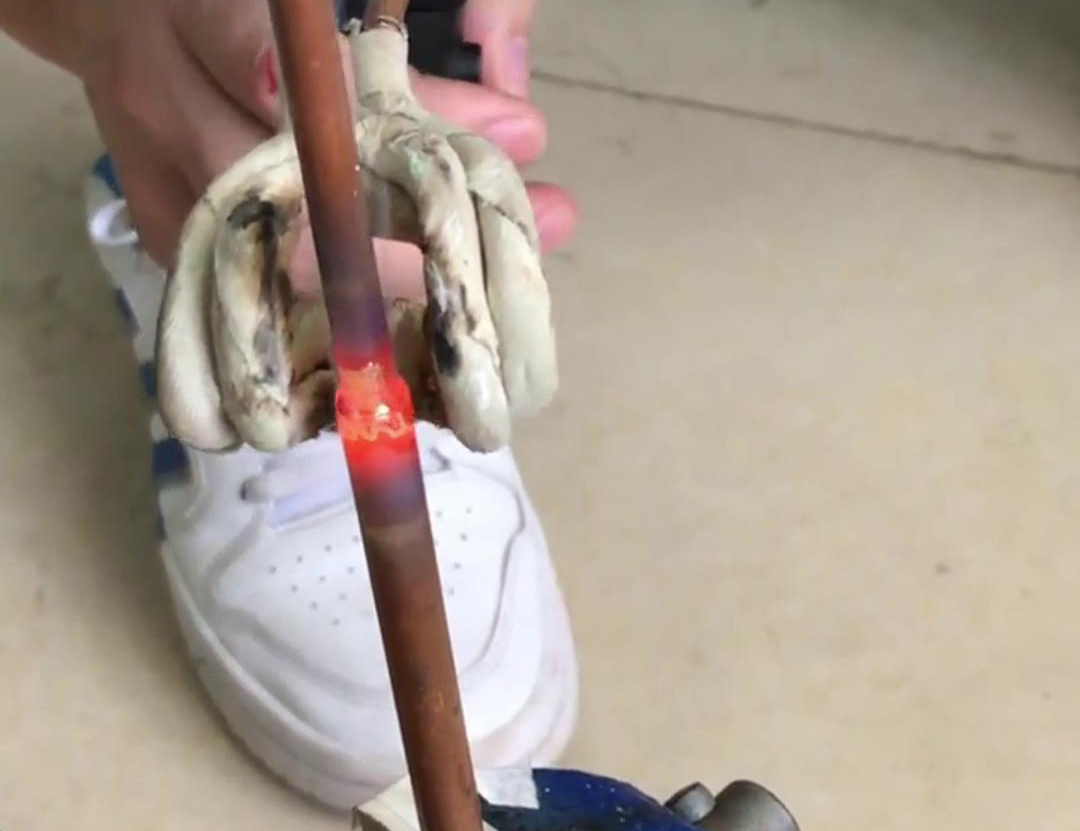 手持式高頻焊接設(shè)備，4-16銅管焊接，2秒焊接完成，代替火焰焊接，安全省時省人工