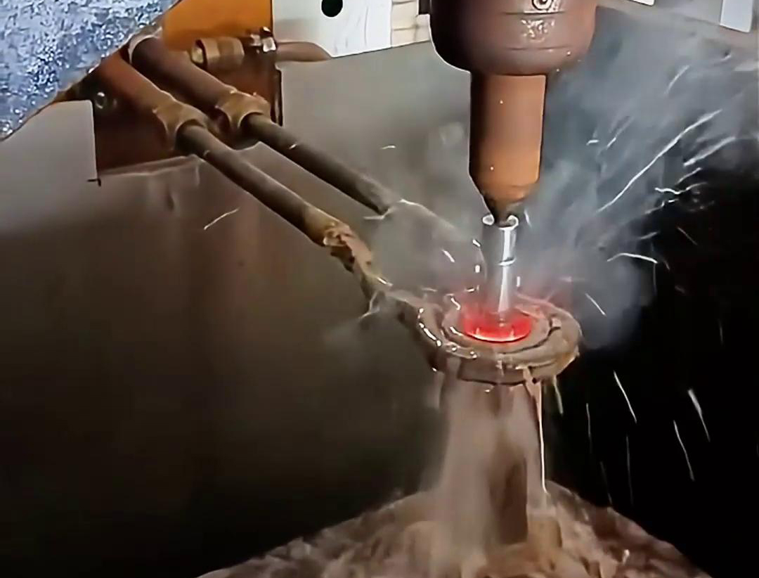 高頻感應(yīng)自動化淬火設(shè)備專為金屬零件的淬火處理而設(shè)計(jì)