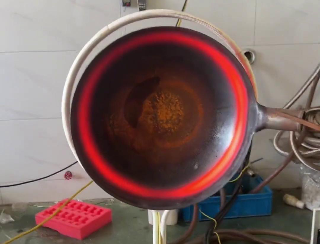 垂直90度圓形工件淬火，用60KW超音淬火設(shè)備進(jìn)行試樣測試