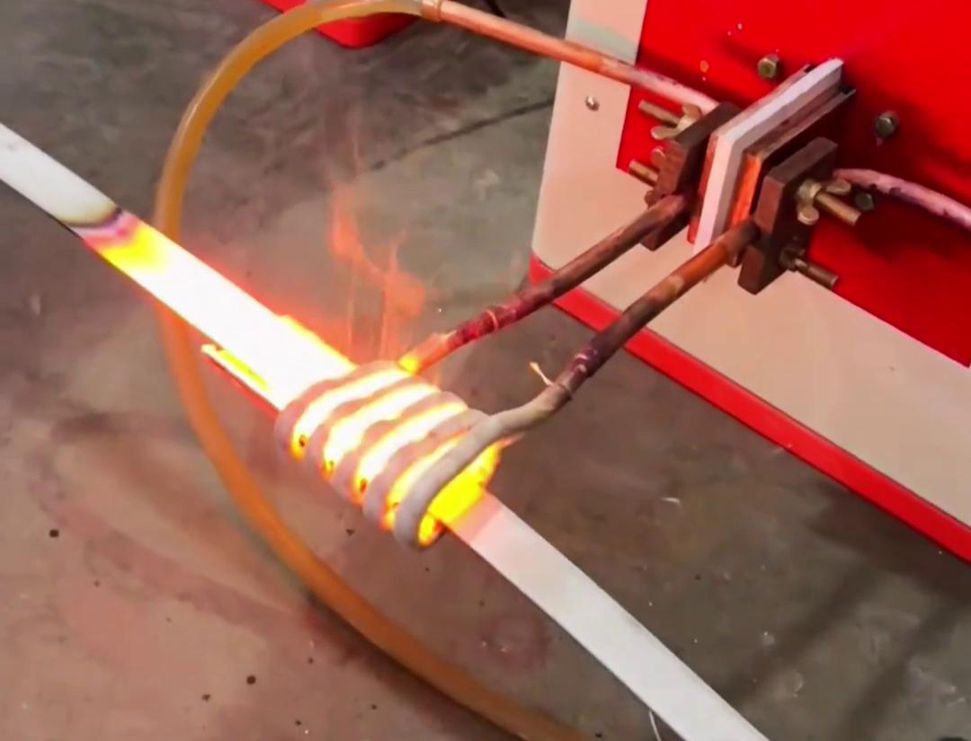 超高頻退火機(jī)適用于多種線性材料退火，如鋁條、鋼條、鋼絲、鐵絲等