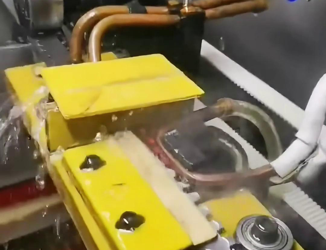 超高頻淬火機(jī)，鋸條淬火生產(chǎn)線