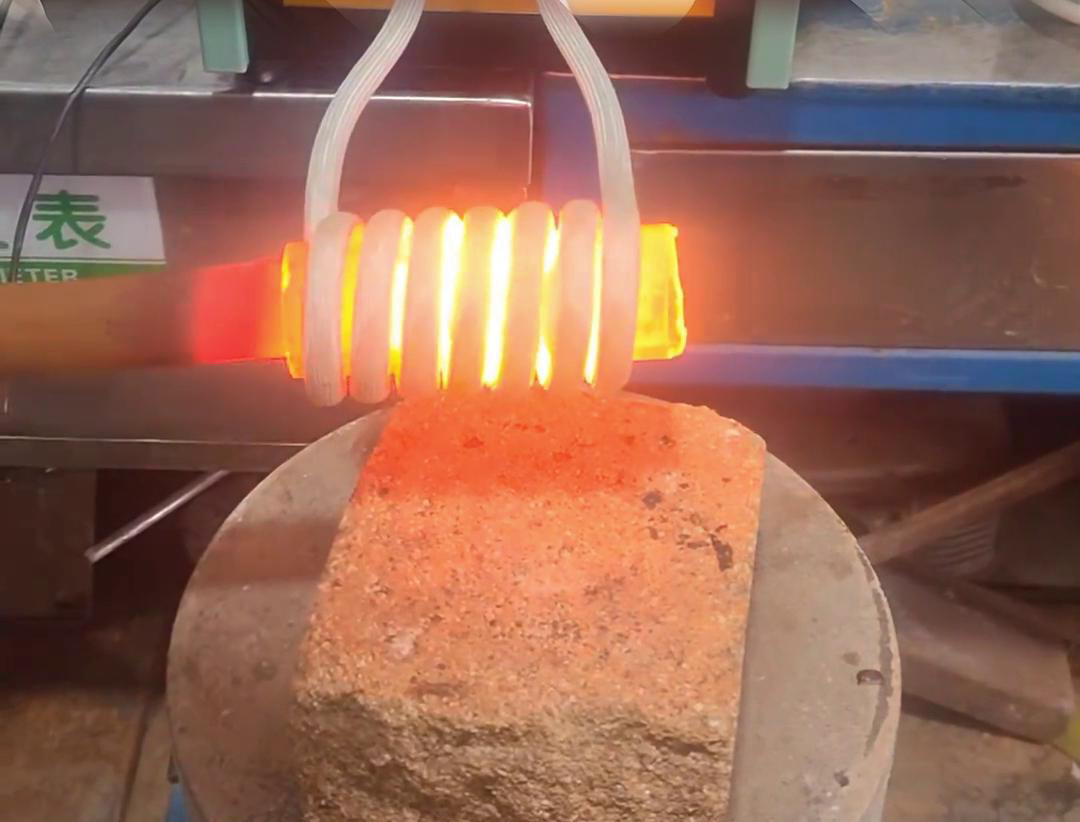 高頻感應(yīng)加熱機(jī)，實(shí)心棒料熱處理實(shí)在快速方便