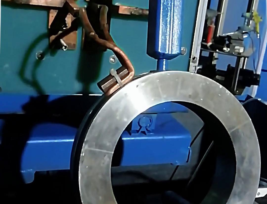 軌道輪輪轂淬火熱處理設(shè)備導(dǎo)軌輪高頻淬火機床