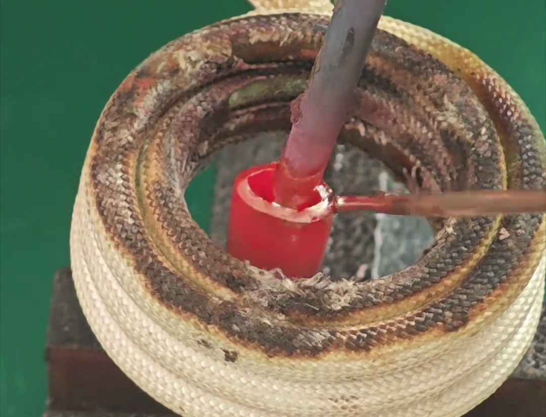 高頻銅管焊接機對銅管進行快速、高效焊接的專業(yè)設備