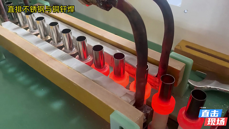 半自動(dòng)高頻焊接設(shè)備，主要用來銅管與不銹鋼管焊接釬焊使用