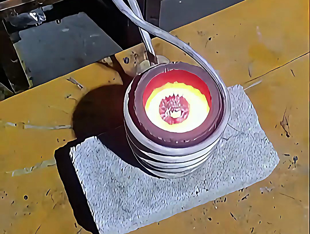 轉(zhuǎn)子鋁熔煉全過程揭秘！高頻感應(yīng)加熱機(jī)如何高效提取鋁？