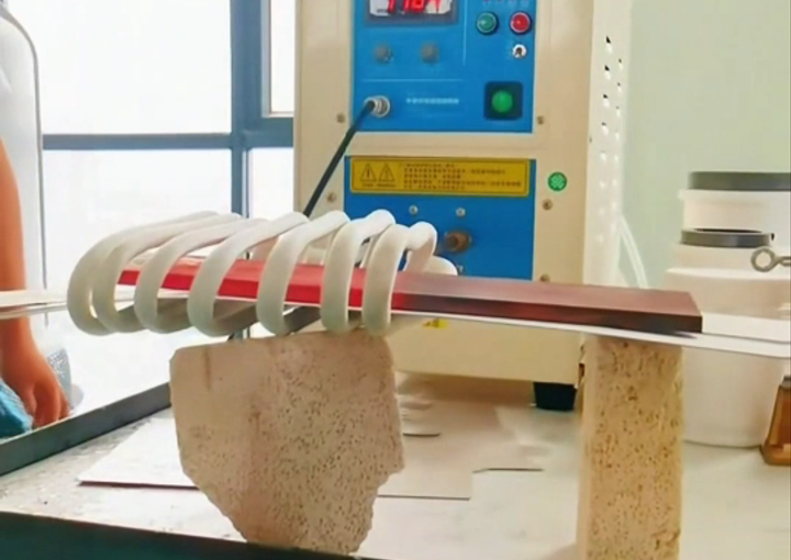 這款金屬加熱設(shè)備有多強(qiáng) 3秒加熱至1000度 快速加熱技術(shù)大開(kāi)眼界