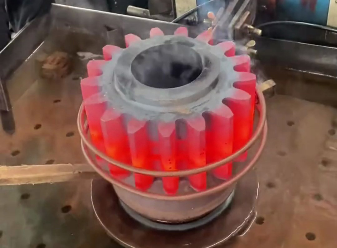 齒輪淬火頻率怎么選？中頻淬火VS超高頻淬火，哪種更適合你的齒輪？