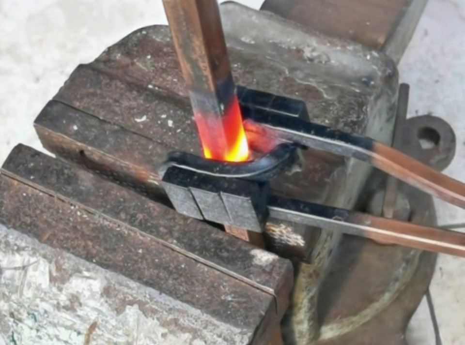 手持式高頻加熱機(jī)操作全解析！加熱、退火、折彎一鍵搞定！