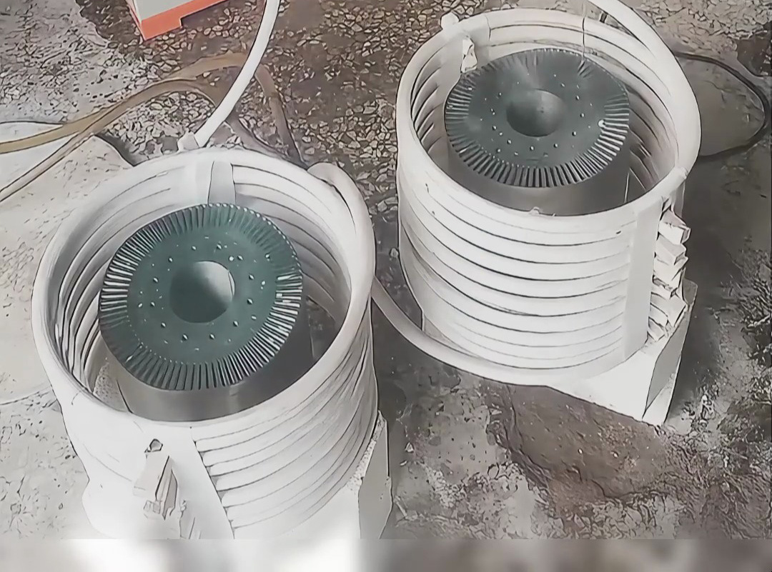 電動(dòng)機(jī)轉(zhuǎn)子鐵芯加熱全過(guò)程揭秘！中高頻感應(yīng)加熱設(shè)備溫控加熱