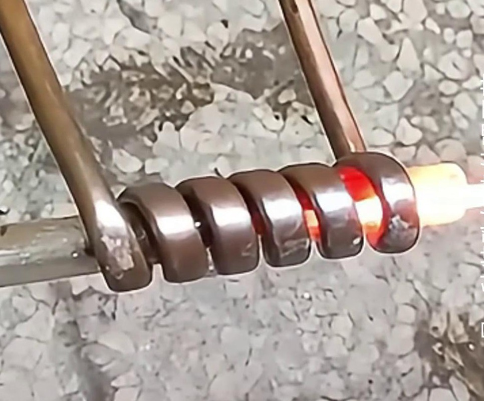 2.0鈦絲超高頻在線退火消除材料內(nèi)部的殘余應(yīng)力、改善材料的組織結(jié)構(gòu)和提高材料的機(jī)械性能